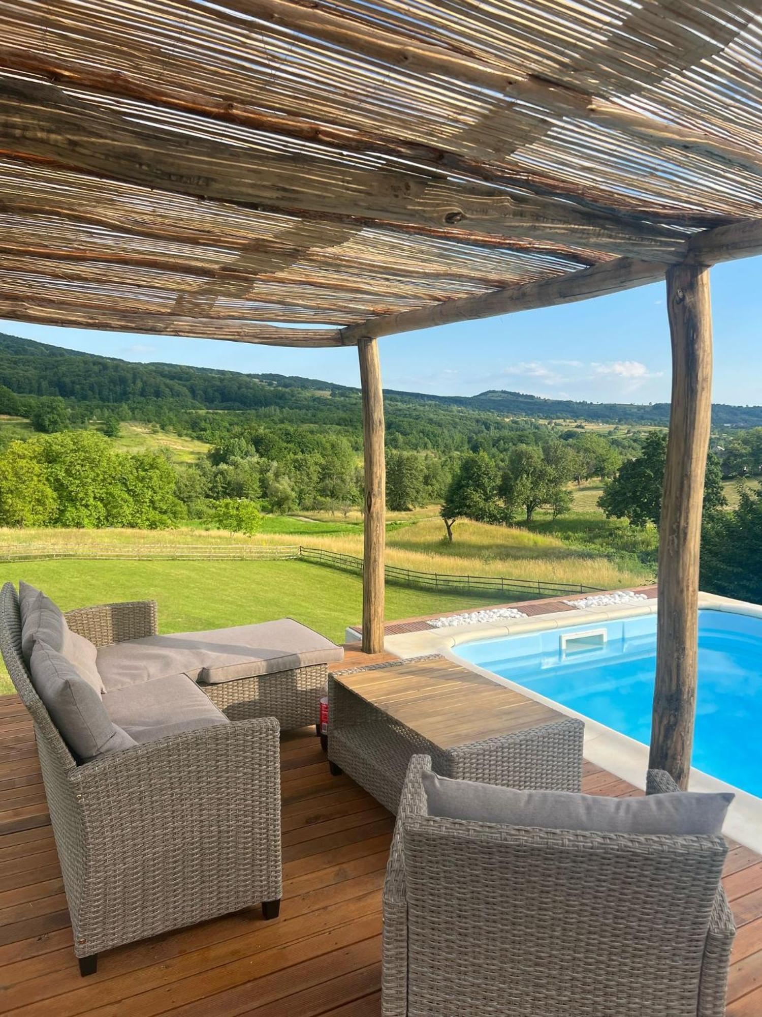 Le Chalet M - Cabana Cu O Panorama De Poveste. Dióshalom Kültér fotó